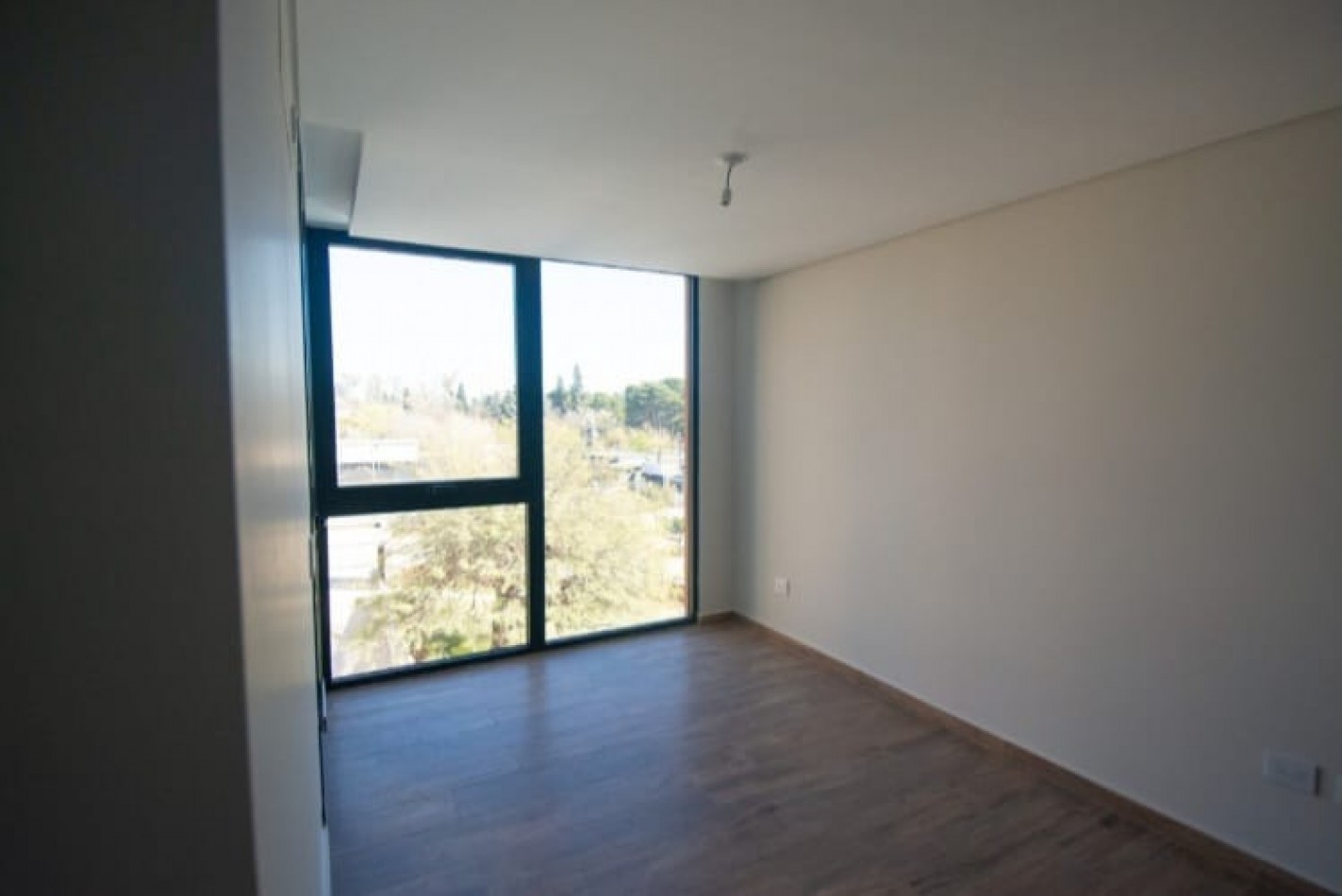 VENTA DE DEPARTAMENTO DE 1 DORMITORIO EN OPERA PLAZA