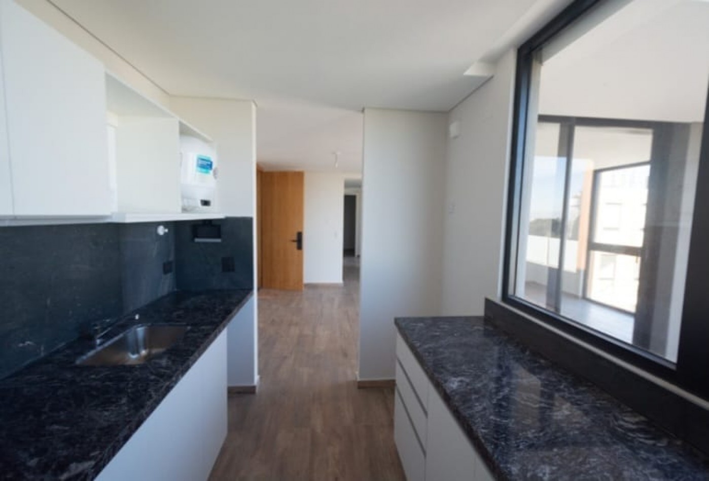 VENTA DE EXCELENTE DEPARTAMENTO DE UN DORMITORIO EN EL COMPLEJO OPERA PLAZA  POSESION 2027 ENTREGA 40% FINANCIACION 10 AÑOS 
