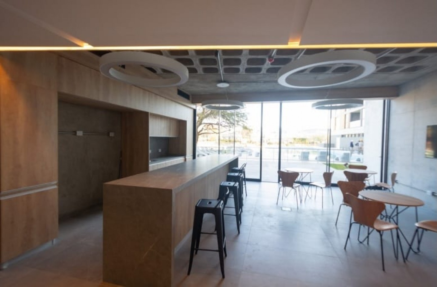 VENTA DE EXCELENTE DEPARTAMENTO DE UN DORMITORIO EN EL COMPLEJO OPERA PLAZA  POSESION 2027 ENTREGA 40% FINANCIACION 10 AÑOS 